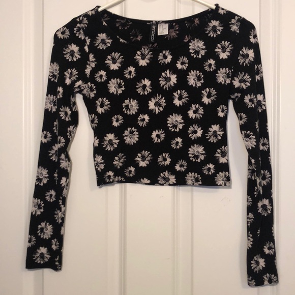 Cropped black and white daisy top - Picture 1 of 3